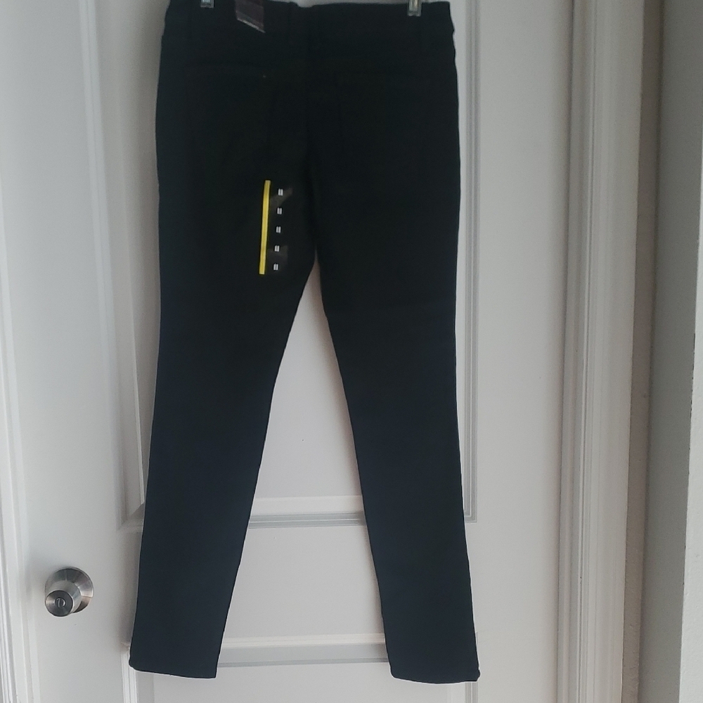 No Boundaries Black Skinny Pants - Picture 3 of 3